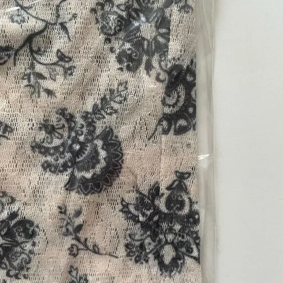 Free People Layered in Lace Stretch Legging Pants in Ivory Combo Womens Small - Picture 5 of 8